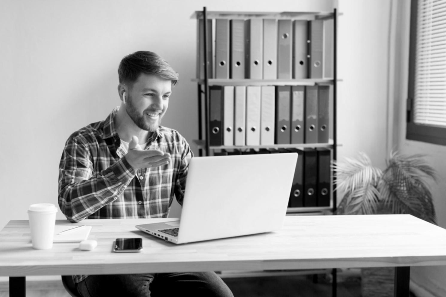 Sesión de formación práctica con instructores